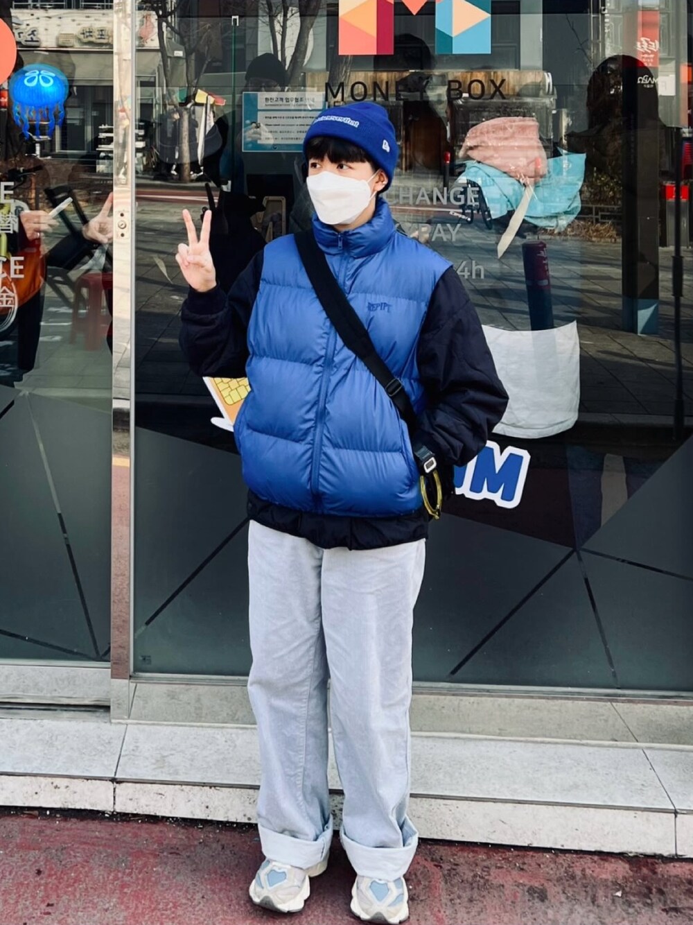 「ootd、thisisneverthat、NEW ERA、repipi armario、Nothomme、GAP、New Balance、NB9060」｜「thisisneverthatのアイテム（ニットキャップ/ビーニー、ブルー系）」を使った、n0v0neさん（メンズ・159cm）の冬コーディネートの1枚目の写真