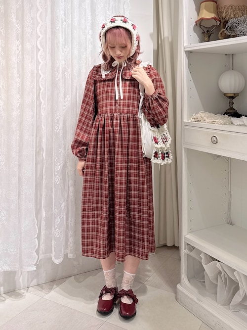 くるくるフリルカラーワンピース