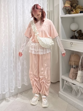 「サテンパンツ」｜「アイテム（ピンク系）」を使った、yunaさん（レディース・169cm）の夏コーディネート