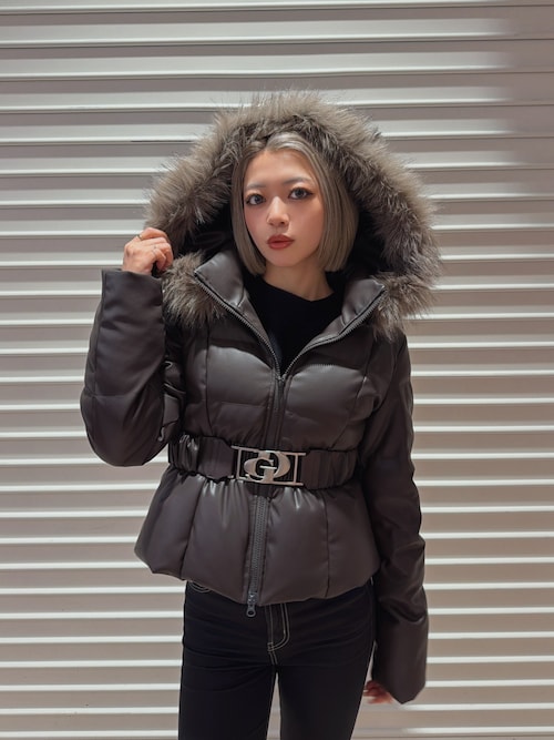 GYDA ジェイダ 2025年GDベルト付きフェイクレザーショートダウンコート ジェイダ GYDA GDベルト付きフェイクレザーショートダウンコート （BLK