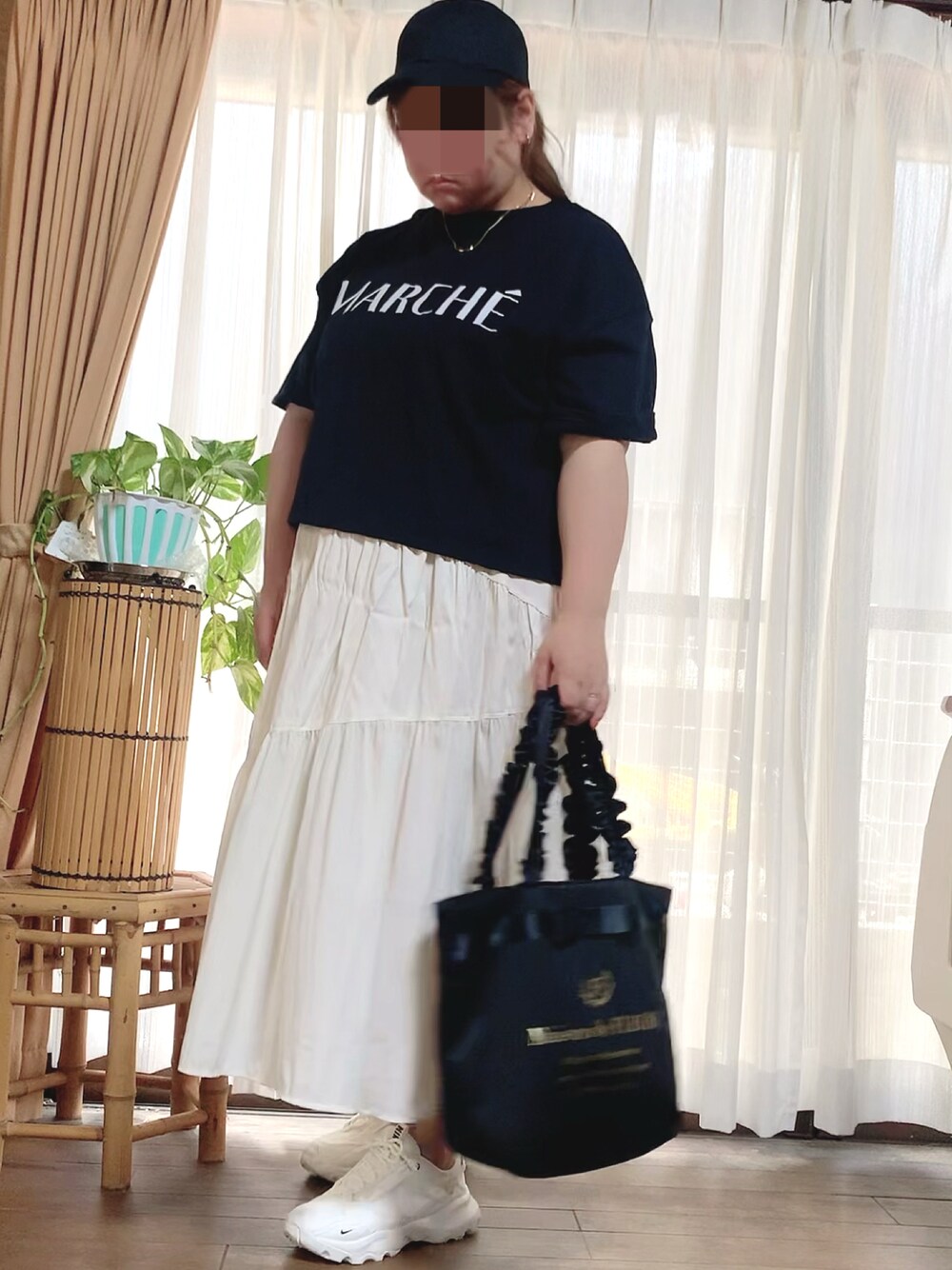 「カジュアルコーデ、お洒落さんとつながりたい、モノトーン、このスタイルがお気に入り、夏だ！Tシャツ着よう！、カジュアルガーリー、ロゴT、ラビアンジェ、ぽっちゃり、ぽっちゃりコーデ、30代、ティアードスカート、UNIQLO、NIKE、キャミワンピ」｜「GUのアイテム（キャップ、ブラック系）」を使った、chiroru0827さん（レディース・160cm）の夏コーディネートの1枚目の写真