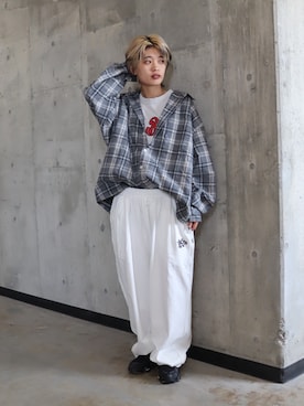 「KEBOZ（ケボズ）のSMR WASHED S/S TEE（Tシャツ/カットソー、ホワイト系）」を使った、jumisaさん（レディース・160cm）の秋コーディネート