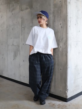 「KEBOZ（ケボズ）のBB WASHED S/S TEE（Tシャツ/カットソー、ホワイト系）」を使った、jumisaさん（レディース・160cm）の秋コーディネート