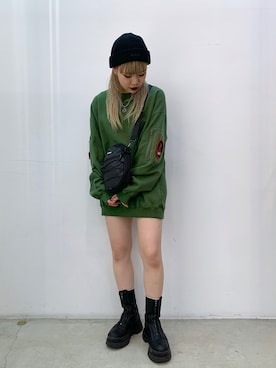 「エクストララージ」｜「アイテム（スウェット）」を使った、渡辺楓さん（レディース・150cm）の秋コーディネート