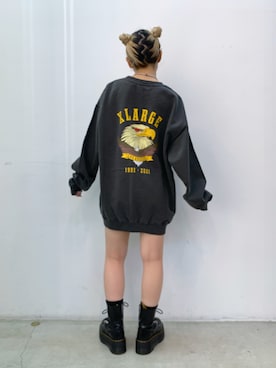 「エクストララージ」｜「アイテム（スウェット）」を使った、渡辺楓さん（レディース・150cm）の秋コーディネート