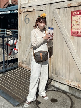 「オールホワイト」｜「アイテム（サロペット/オーバーオール）」を使った、akari_lemageさん（レディース・160cm）の春コーディネート