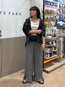 「LOWRYS FARM（ローリーズファーム）のスタイルＵＰクロスカップキャミ　100757（Tシャツ/カットソー、ホワイト系）」を使った、Tenさん（レディース・163cm）の夏コーディネート