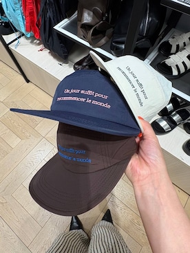 「LOWRYS FARM（ローリーズファーム）のカラーロゴジェットＣＡＰ  675907（キャップ、ブラウン系）」を使った、Tenさん（レディース・163cm）の春コーディネート