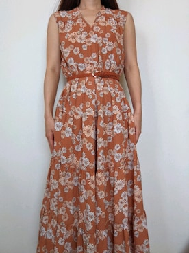 オレンジ系のアイテムを使った 花柄ワンピース の人気ファッションコーディネート Wear