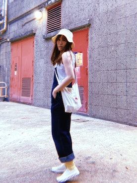 「AGEのアイテム」を使った、BeeMing さん（レディース・165cm）の夏コーディネート