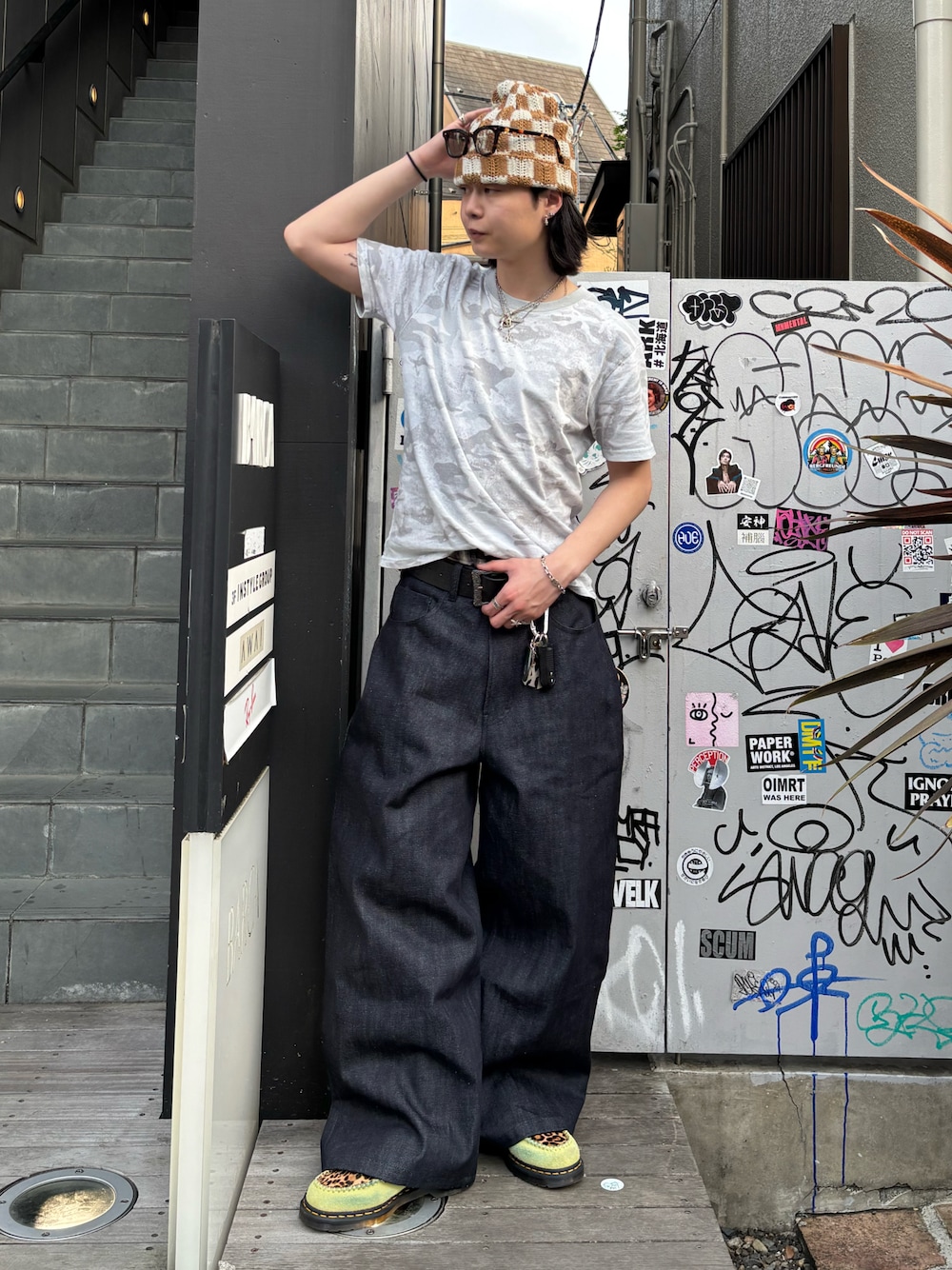 デニムパンツを使った「Deaile」の人気ファッション