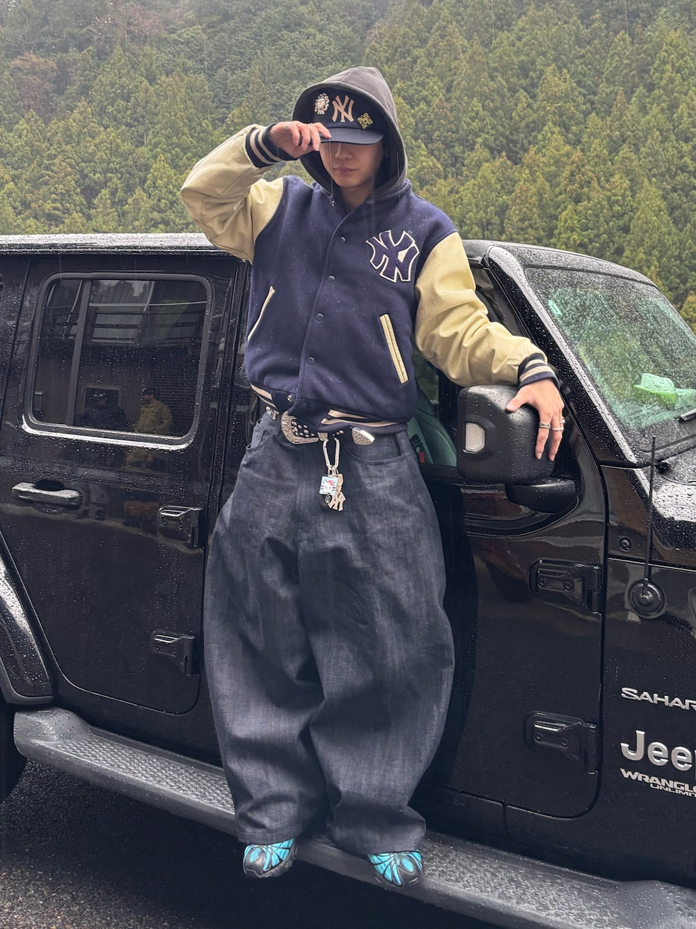 デニムパンツを使った「Deaile」の人気ファッション