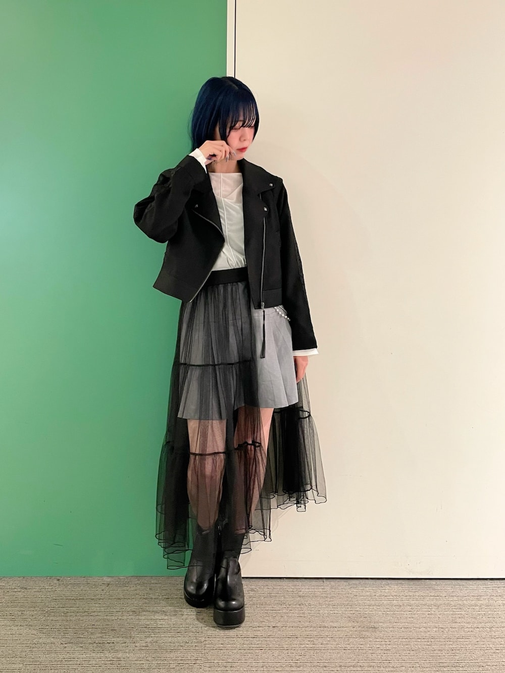「韓国ファッション、axes femme、大人カジュアルコーデ、重ね着、着回しコーデ、大人かわいい、30代コーデ、30代ファッション、30代ママ、チュールスカート」｜「axes femmeのスリット袖シアートップス（Tシャツ/カットソー、ホワイト系）」を使った、sach1さん（骨格ナチュラル・レディース・166cm）の春コーディネートの1枚目の写真