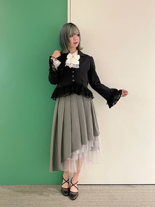 リボン×ジャボブローチ付ブラウス
