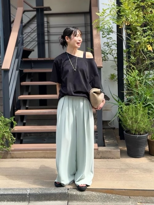 MONN.:.(モン)】オープンネックTee(Tシャツ/カットソー)|RIVE MONN.:.(モン)】オープンネックTee(Tシャツ/カットソー)|RIVE
