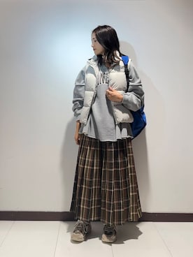 「アイテム（ダウンベスト）」を使った、KAMEさん（レディース・160cm）の秋コーディネート