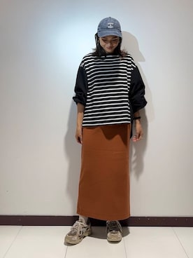 「ITEMS URBANRESEARCH（アイテムズ アーバンリサーチ）のリブロングスカート（スカート）」を使った、KAMEさん（レディース・160cm）の秋コーディネート