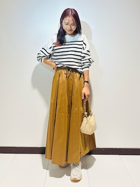 「ITEMS URBANRESEARCH（アイテムズ アーバンリサーチ）のウエストギャザースカート（スカート）」を使った、KAMEさん（レディース・160cm）の秋コーディネート