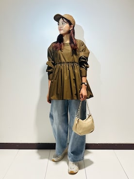 「アイテム（キャップ）」を使った、KAMEさん（レディース・160cm）の秋コーディネート