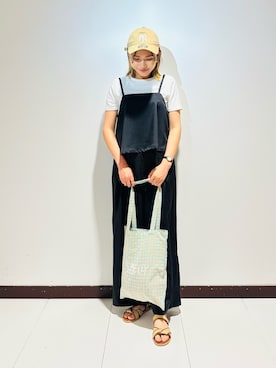 「ITEMS URBANRESEARCH（アイテムズ アーバンリサーチ）のインナー付きリネンライクセットアップ（ワンピース、ブラック系）」を使った、KAMEさん（レディース・160cm）の春コーディネート