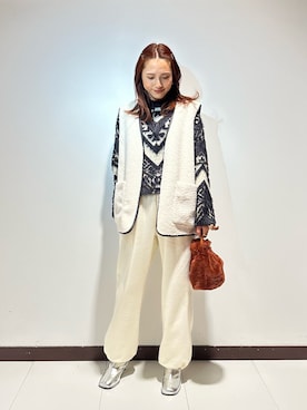 「シルバー」｜「アイテム（スウェットパンツ）」を使った、ameさん（レディース・160cm）の冬コーディネート