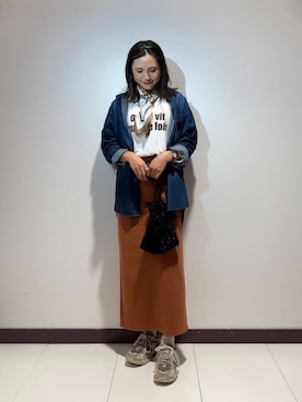 「ITEMS URBANRESEARCH（アイテムズ アーバンリサーチ）のリブロングスカート（スカート）」を使った、KAMEさん（レディース・160cm）の秋コーディネート