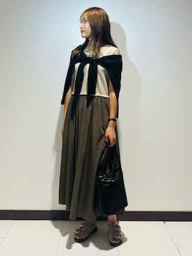 「RODE SKO（ロデスコ）のアイテム（サンダル）」を使った、KAMEさん（レディース・160cm）の夏コーディネート