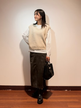 「ITEMS URBANRESEARCH（アイテムズ アーバンリサーチ）のシアーロングTシャツ（Tシャツ/カットソー、ホワイト系）」を使った、KAMEさん（レディース・160cm）の秋コーディネート