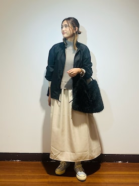 「ITEMS URBANRESEARCH（アイテムズ アーバンリサーチ）のフリル襟ブルゾン（ブルゾン、ブラック系）」を使った、KAMEさん（レディース・160cm）の秋コーディネート