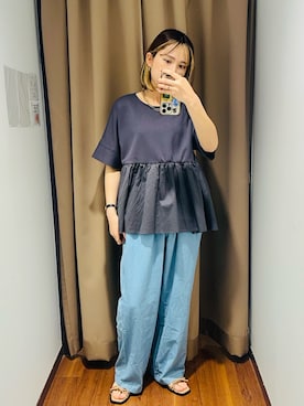 「ITEMS URBANRESEARCH（アイテムズ アーバンリサーチ）のデニムイージーパンツ（その他パンツ、ブルー系）」を使った、KAMEさん（レディース・160cm）の春コーディネート