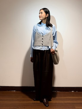 「ITEMS URBANRESEARCH（アイテムズ アーバンリサーチ）のヴィンテージサテンパンツ（その他パンツ、ブラウン系）」を使った、KAMEさん（レディース・160cm）の秋コーディネート