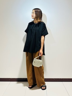 「ITEMS URBANRESEARCH（アイテムズ アーバンリサーチ）のピンタックレースブラウス（シャツ/ブラウス、ブラック系）」を使った、KAMEさん（レディース・160cm）の夏コーディネート