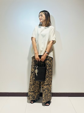 「ITEMS URBANRESEARCH（アイテムズ アーバンリサーチ）のREFINED LINEN ドルマンブラウス（シャツ/ブラウス、ホワイト系）」を使った、KAMEさん（レディース・160cm）の夏コーディネート