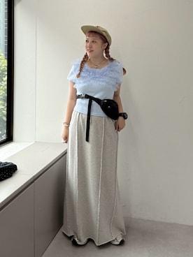「w closet（ダブルクローゼット）のスウェットロングスカート（スカート、グレー系）」を使った、あみこさん（レディース・156cm）の夏コーディネート