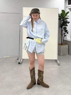 「w closet（ダブルクローゼット）のバックリボンストライプシャツ（シャツ/ブラウス、ブルー系）」を使った、あみこさん（レディース・156cm）の秋コーディネート