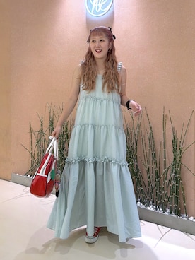 「w closet（ダブルクローゼット）の２WAYフリルドロストティアードワンピース（ワンピース、イエロー系）」を使った、あみこさん（レディース・156cm）の夏コーディネート