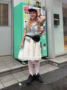 「w closet（ダブルクローゼット）の半袖レイヤードフリルカーディガン 夏服（Tシャツ/カットソー、ブルー系）」を使った、あみこさん（レディース・156cm）の夏コーディネート