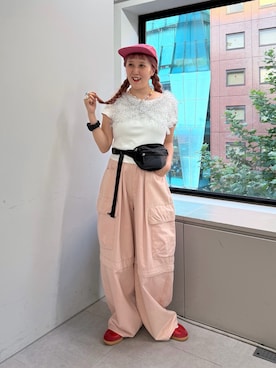 「w closet（ダブルクローゼット）の【低身長/高身長サイズあり】2WAYカーゴパンツ（その他パンツ、ピンク系）」を使った、あみこさん（レディース・156cm）の春コーディネート