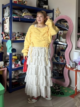 「w closet（ダブルクローゼット）のフリルティアードジャンパースカート（ワンピース、ホワイト系）」を使った、あみこさん（レディース・156cm）の秋コーディネート