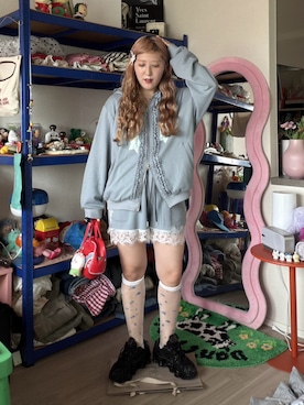 「w closet（ダブルクローゼット）のレースショートスウェットパンツ（スウェットパンツ、ブルー系）」を使った、あみこさん（レディース・156cm）の秋コーディネート