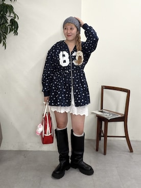 「w closet（ダブルクローゼット）の小花柄スウェットミニワンピース（Tシャツ/カットソー、ブルー系）」を使った、あみこさん（レディース・156cm）の秋コーディネート