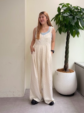 「アイテム（オールインワン・サロペット、ホワイト系）」を使った、あみこさん（レディース・156cm）の夏コーディネート