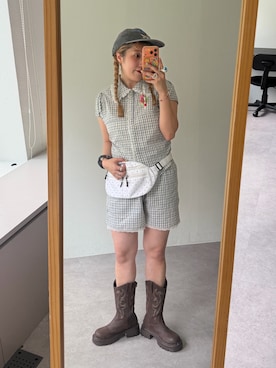 「w closet（ダブルクローゼット）の【セットアップ対応】丸衿チェックシャツ（シャツ/ブラウス、ブルー系）」を使った、あみこさん（レディース・156cm）の夏コーディネート