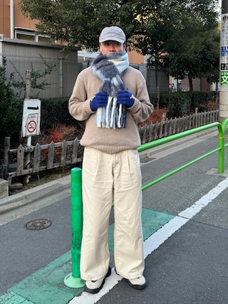 「Adoon plain（アドーンプレーン）のTUCK HERRINGBONE WIDE PANTS / タックヘリンボーンワイドパンツ（スラックス）」を使った、Z(ゼット) さん（メンズ・182cm）の冬コーディネート