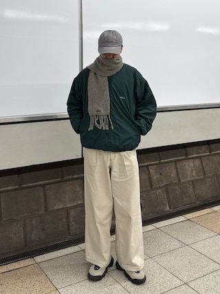 「Adoon plain（アドーンプレーン）のTUCK HERRINGBONE WIDE PANTS / タックヘリンボーンワイドパンツ（スラックス）」を使った、Z(ゼット) さん（メンズ・182cm）の冬コーディネート