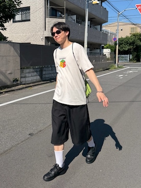「STUSSY（ステューシー）のアイテム（Tシャツ/カットソー、ホワイト系）」を使った、Z(ゼット) さん（メンズ・182cm）の夏コーディネート