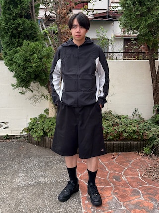 「NIKE(ナイキ)のナイキ テック ヘリオス メンズ Dri-FIT ロングスリーブ シェル / Nike Tech Helios Men's Dri-FIT Long-Sleeve Shell IF0904-010 Black(ブルゾン)」を使った、Z(ゼット) さん(メンズ・182cm)の夏コーディネート