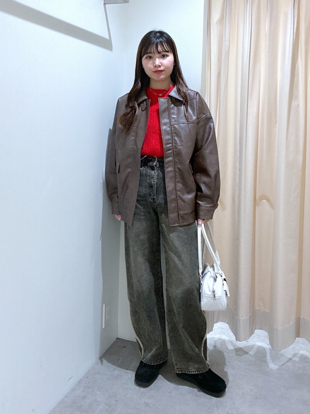 革ジャン 茶色 女 ライダースジャケット ブラウン系 を使った モード 