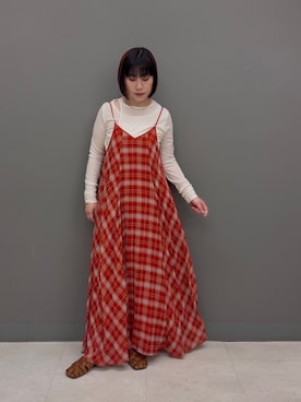 「KBF（ケイビーエフ）のチェックプリーツキャミワンピース（ワンピース、レッド系）」を使った、まこぴさん（レディース・161cm）の春コーディネート