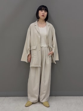 「アイテム（シューズ、イエロー系）」を使った、まこぴさん（レディース・161cm）の秋コーディネート